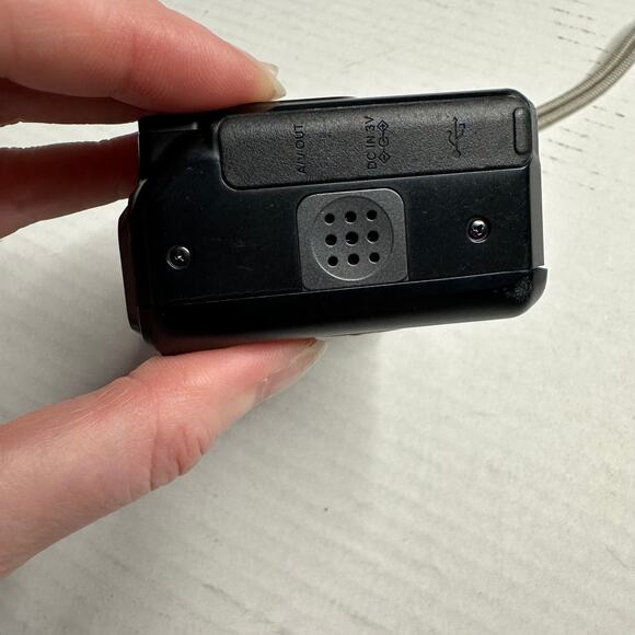 Fujifilm FinePix E900 Digital Camera 9MP 4x Zoom Works Tested Sm Cosmetic Flaw - Picture 4 of 11